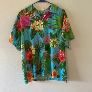 King Kameha blue floral Hawaiian button down top